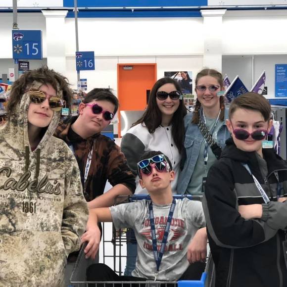 Meet your Posher, Chapter - Picture 1 of 1